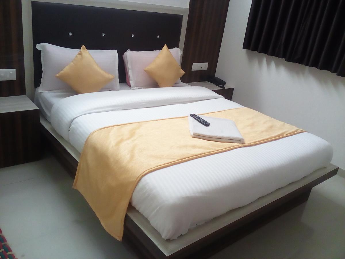 Hotel Sunstay Ahmedabad Eksteriør bilde