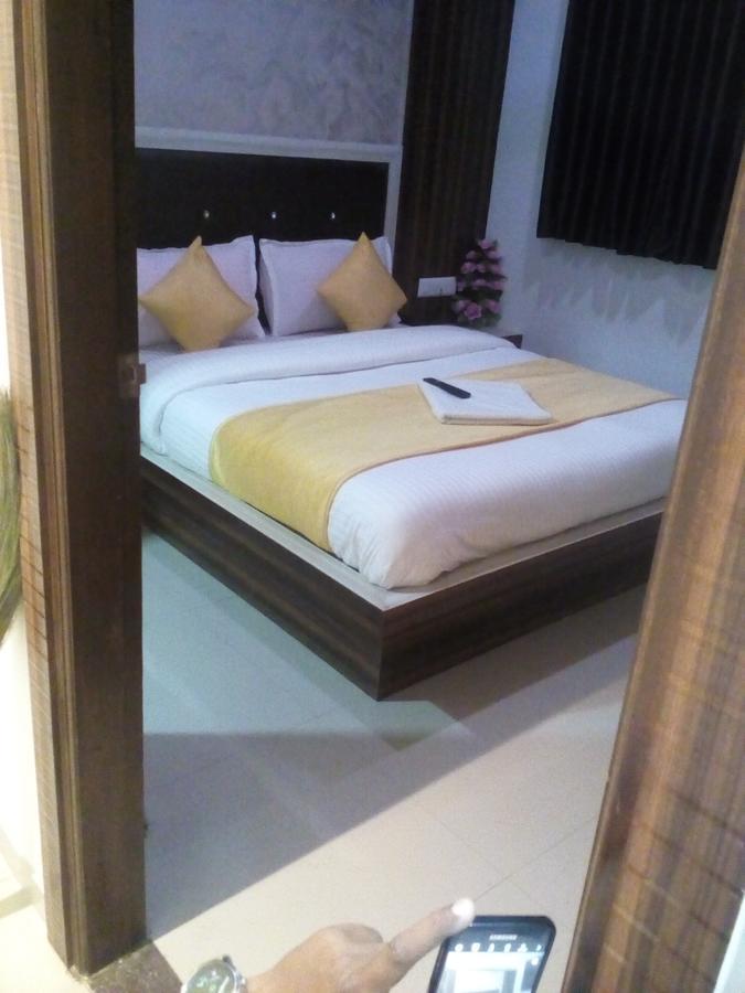 Hotel Sunstay Ahmedabad Eksteriør bilde