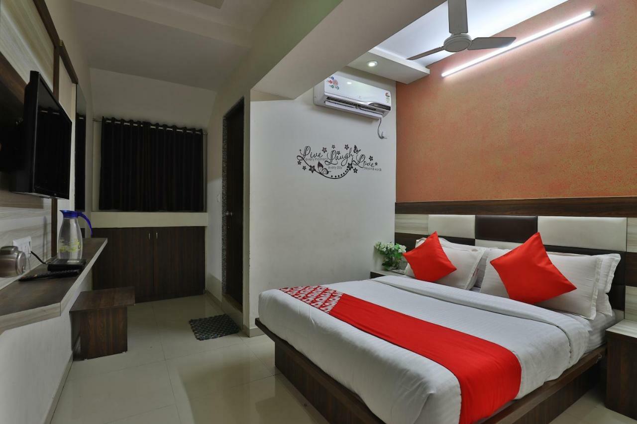 Hotel Sunstay Ahmedabad Eksteriør bilde