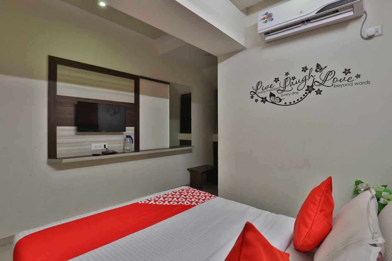 Hotel Sunstay Ahmedabad Eksteriør bilde