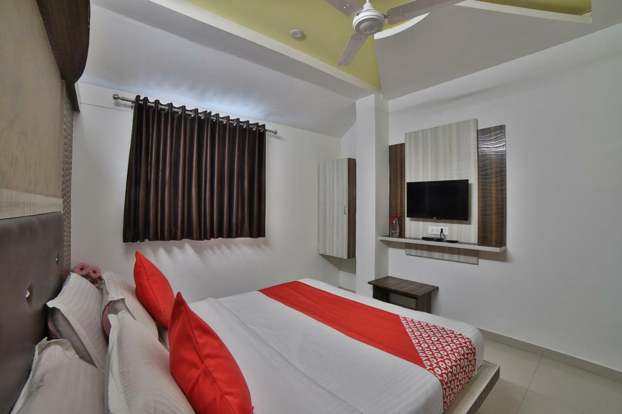 Hotel Sunstay Ahmedabad Eksteriør bilde